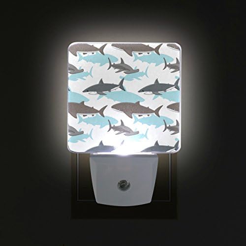 מנורת תאורת לילה לד פלאג-אין עם חיישן אור, כריש לוויתן כוכבים מודפס אור יום לבן 2 מארז, לחדר שינה וסלון בחדר האמבטיה במסדרון, 0.5 וואט