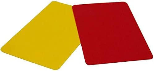 כדורגל גדול עם כרטיסים אדומים עור שופט את הקלפים ועונש את כרטיס התקליטים הצהוב